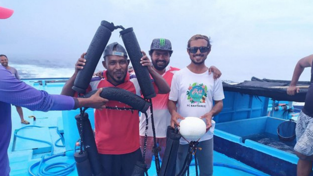 IPNLF’s Joanna Toole Project sees Gemanafushi Island Fishermen Remove Abandoned Fishing Nets From Indian Ocean.