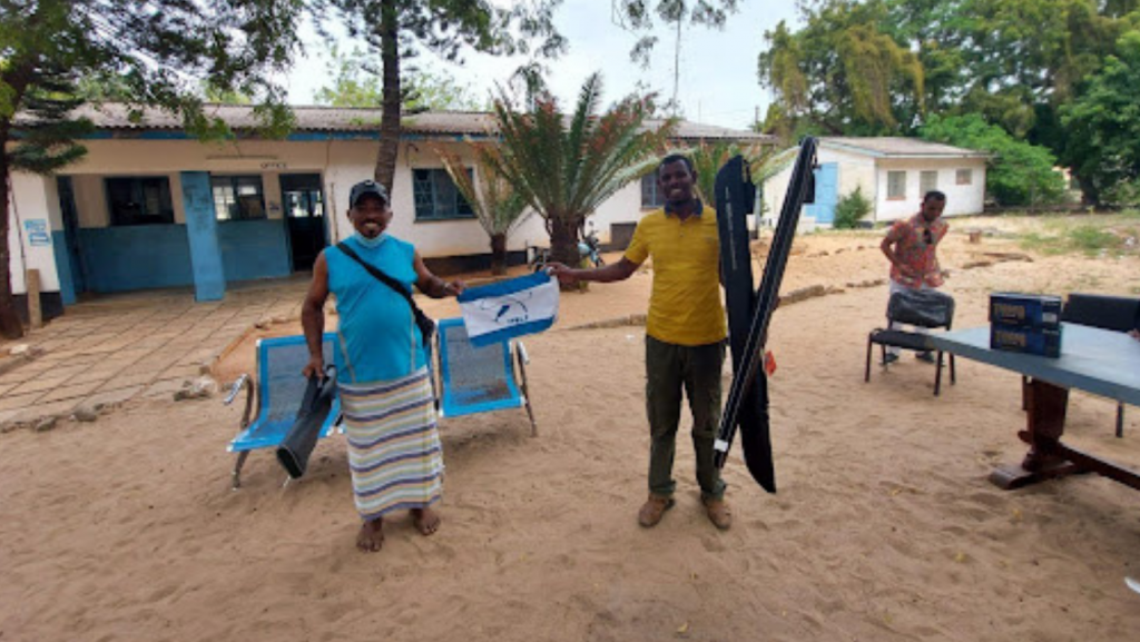 IPNLF member World Wise Foods donates responsible one-by-one tuna fishing equipment to support fisher associations in Kenya
