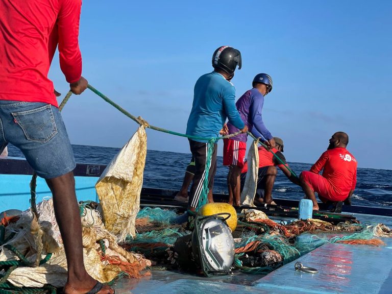 Stop nylon fishing nets! - Ecofund